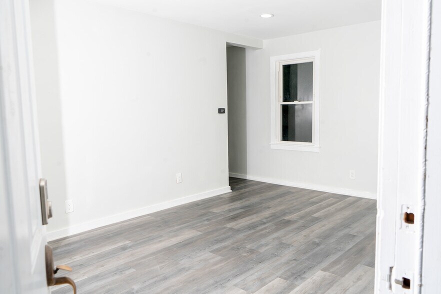 Building Photo - 103 Hawthorne Dr