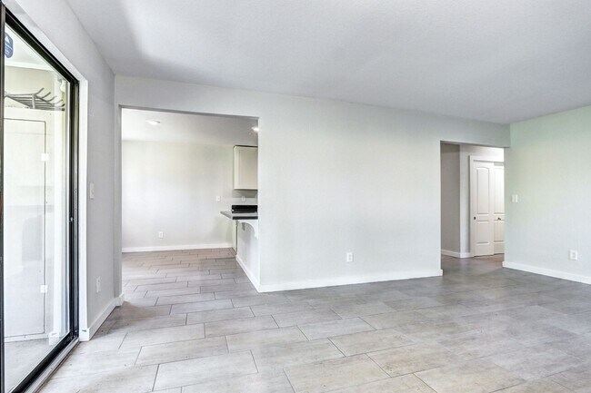 Building Photo - Updated 2 Bedroom 2 Bath Condo With Pool A...