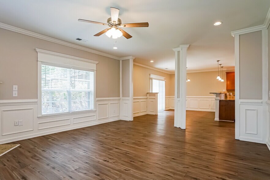 Building Photo - 618 Twain Town Dr