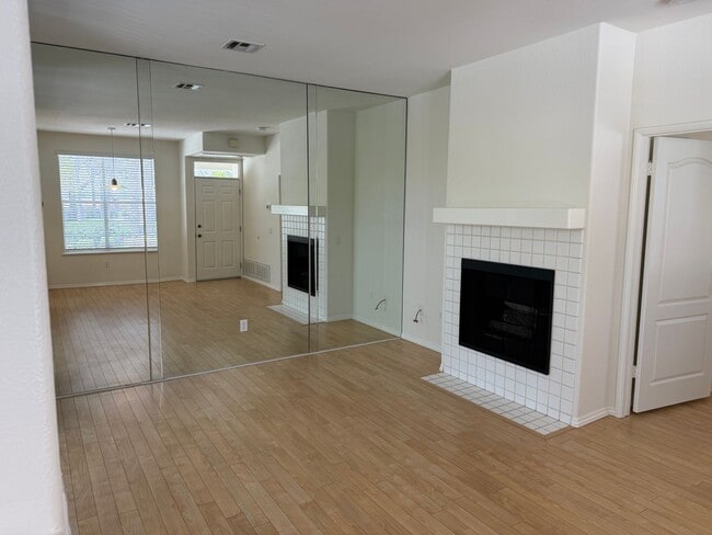 Building Photo - 3601 Bernwood Pl