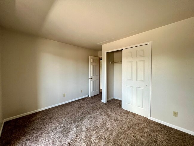 Building Photo - 4670 White Rock Cir