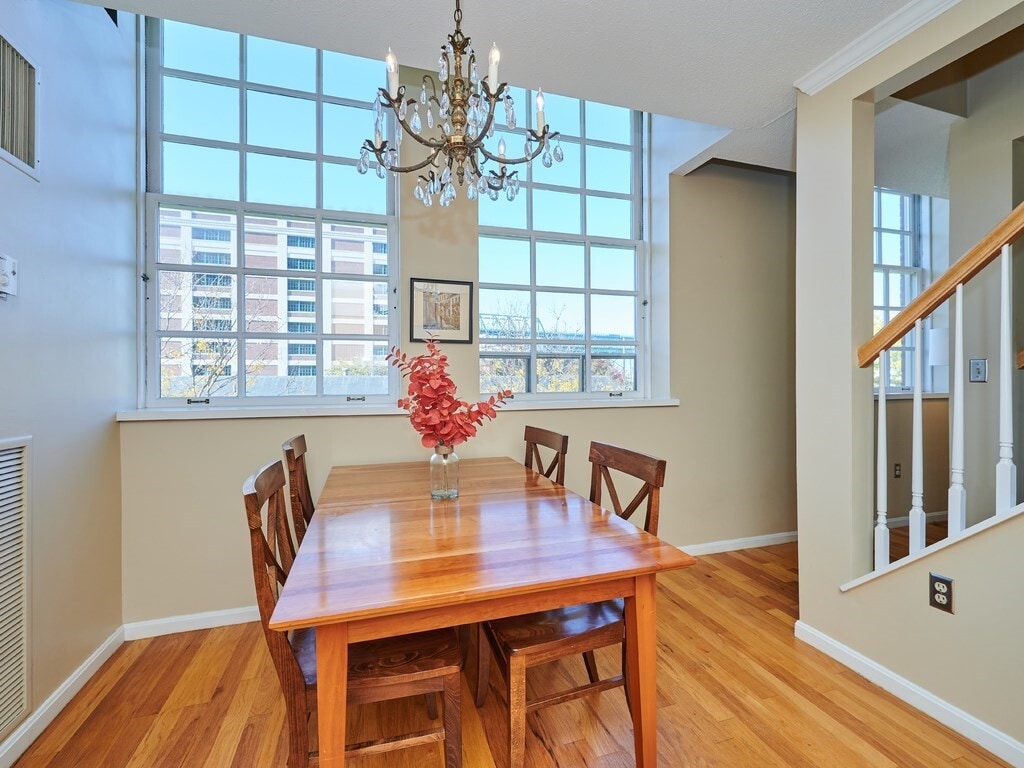 Building Photo - 106 13th St