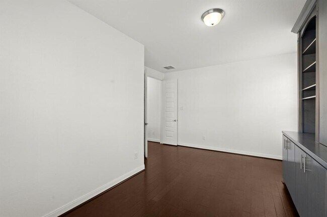 Building Photo - 4615 Hollow Chase Ln
