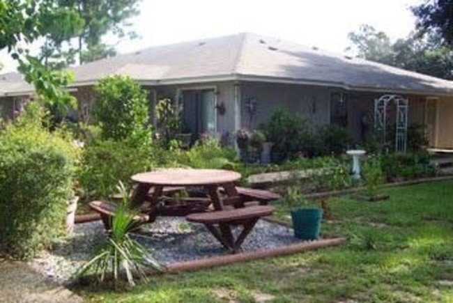 Building Photo - Pineywood Apartments