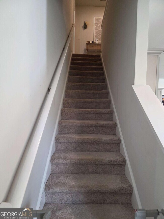 Building Photo - 7539 Knoll Hollow Rd