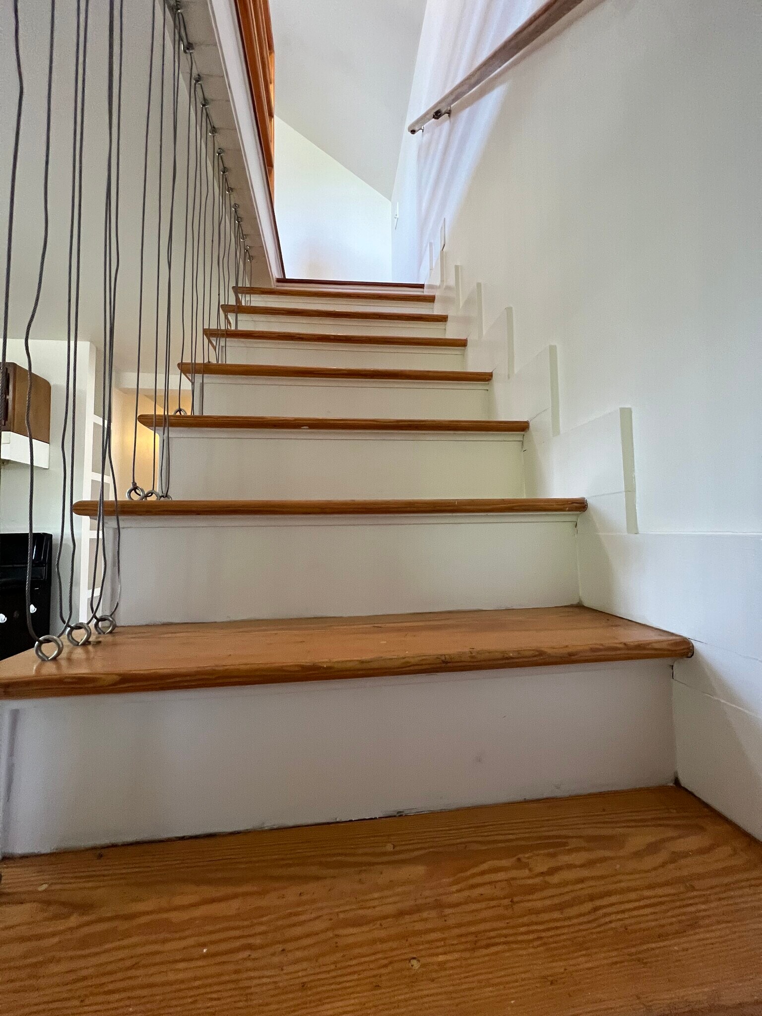 Building Photo - 196 Pine St