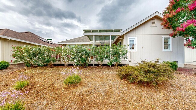 Building Photo - 7971 Oakmont Dr