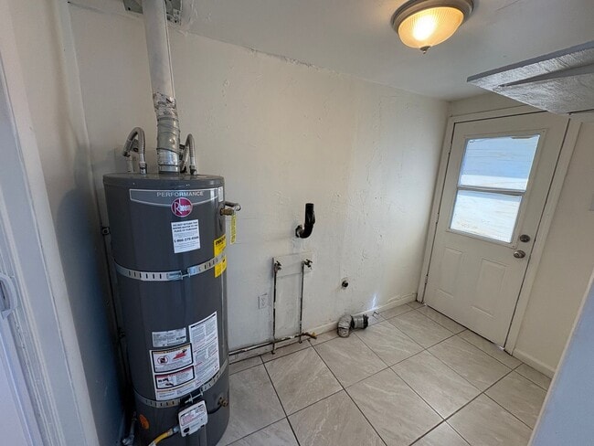 Building Photo - 4093