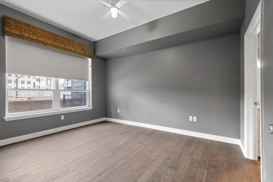 Building Photo - 350 S 200 E