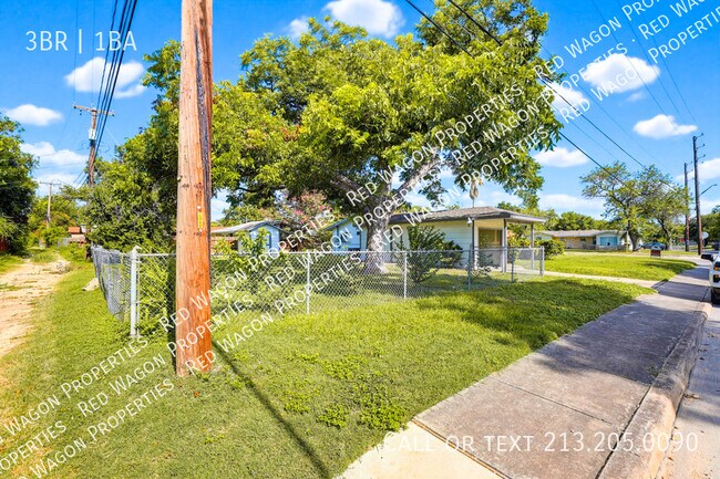 Building Photo - 271 Wayside Dr