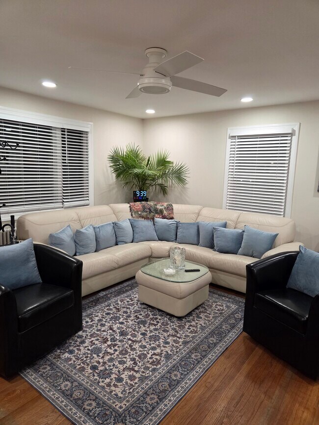 Building Photo - 240 7th Ave