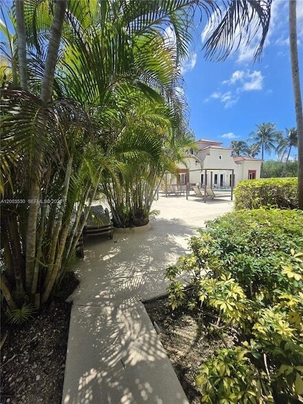 Building Photo - 6709 N Kendall Dr