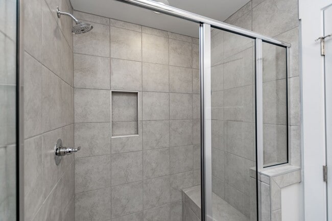 Building Photo - Monte Vista Townhomes