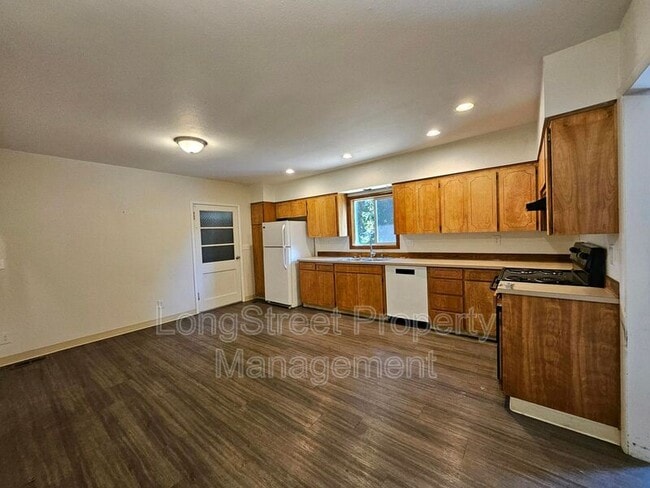 Building Photo - 632 Lake Bay Ct
