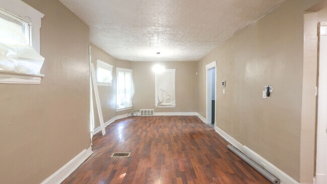 Building Photo - 3643 W 39th St
