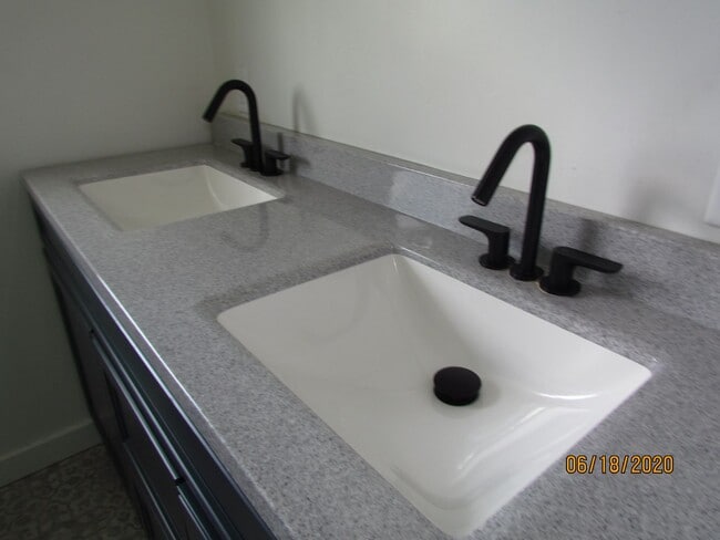 Building Photo - Roommate Needed for 3 Bed Home Close to Bo...