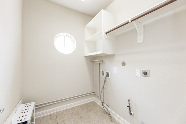 Building Photo - 23818 Hawthorn Dale Ct