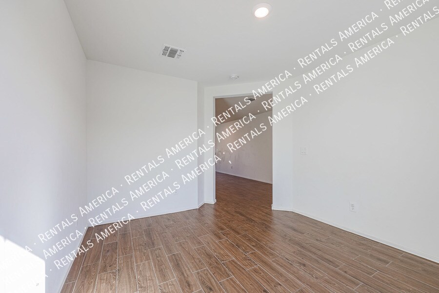 Building Photo - 12620 W Glenn Dr