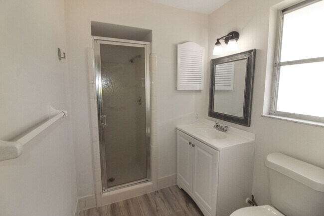 Building Photo - Venice East Annual House for Rent