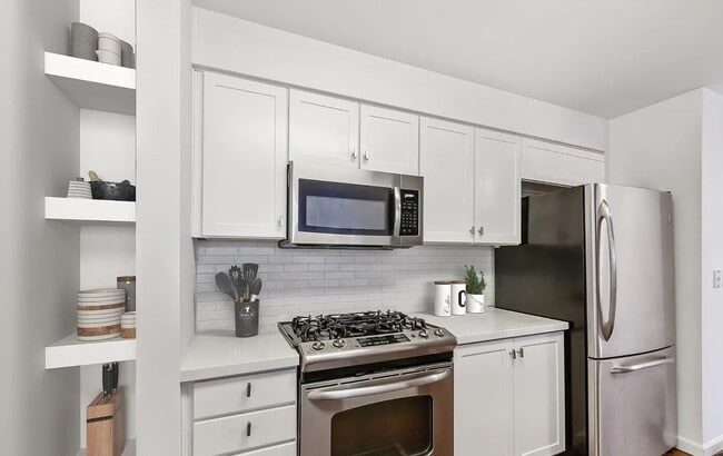 Building Photo - Experience San Francisco, your way with attractions in the heart of The City