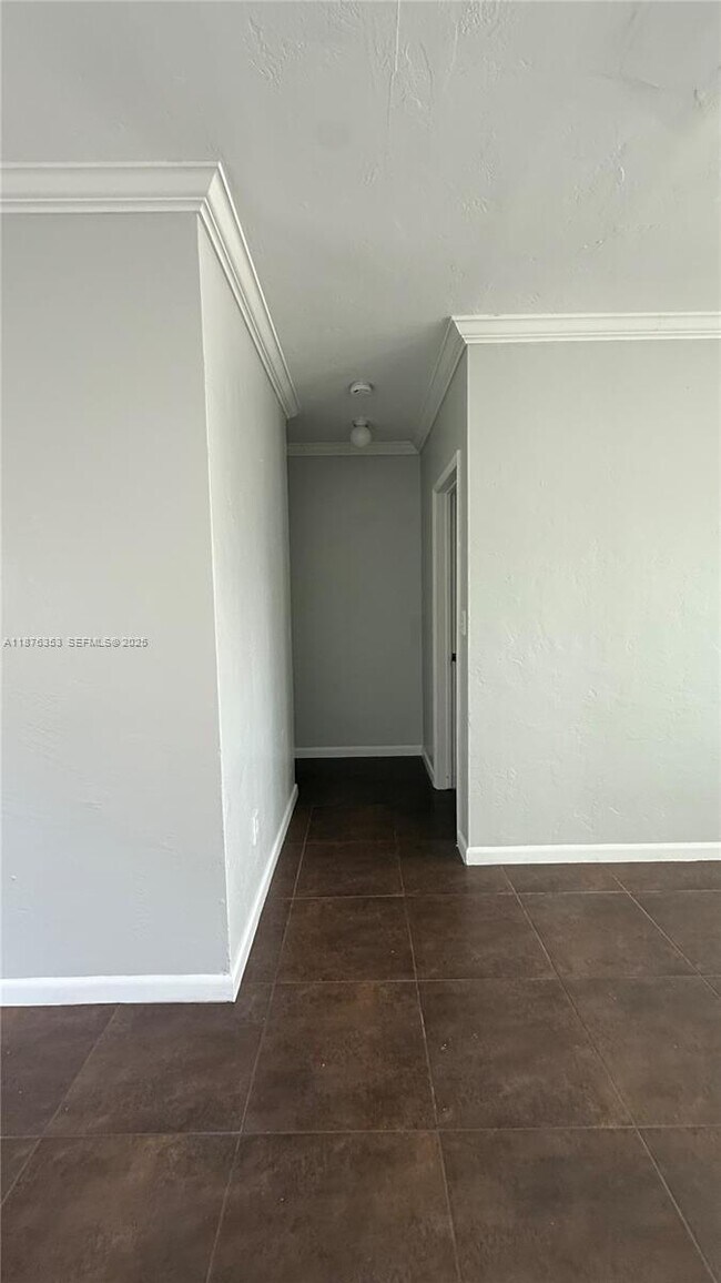 Building Photo - 521 NE 82nd Terrace