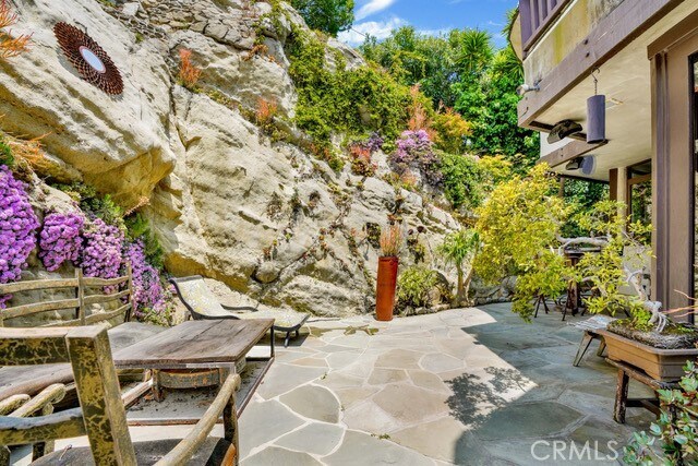 Building Photo - 266 Canyon Acres Dr