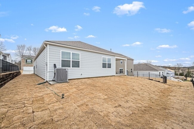 Building Photo - 1512 Mountain View Dr