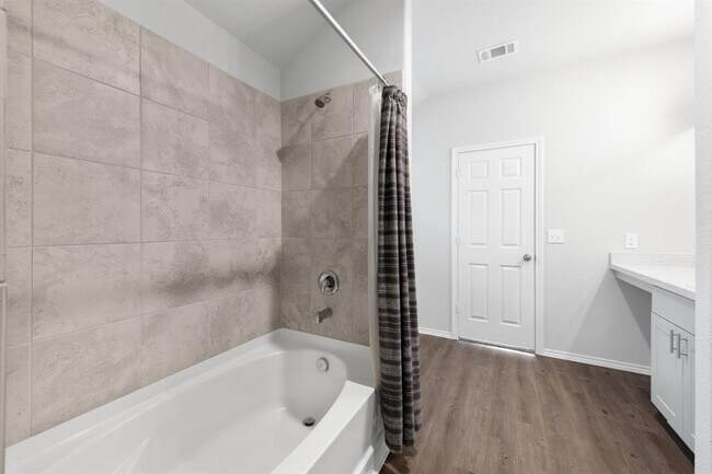 Building Photo - 20706 Southern Wds Blvd