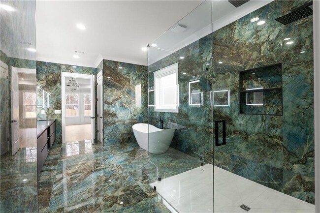 Building Photo - 409 Thunder Rd