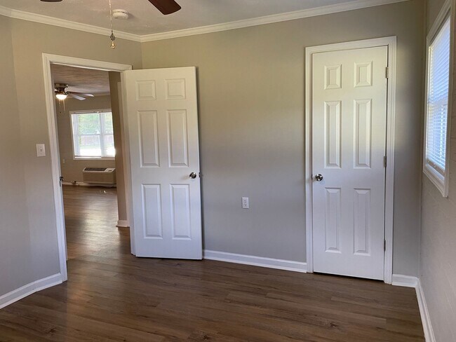 Building Photo - Updated Two Bedroom Duplex in Lincolnton