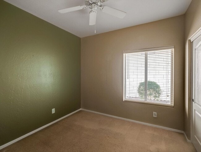 Building Photo - 3 bd 2 bth 2120 sq ft in stonehaven in sco...