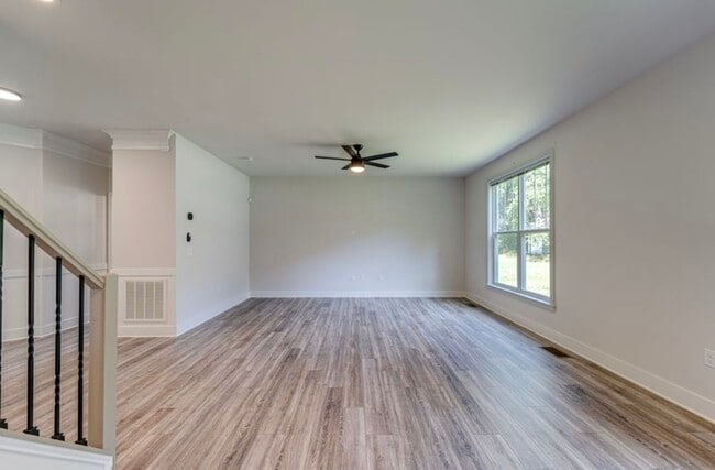 Building Photo - 7 Limox Ln