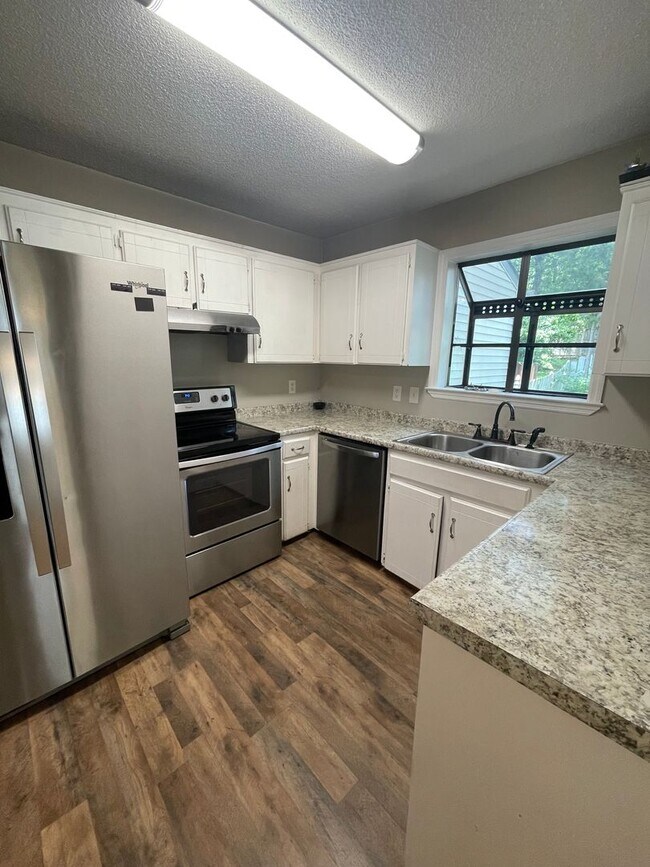Building Photo - 3404 Doriswood Ct Antioch, TN 37013