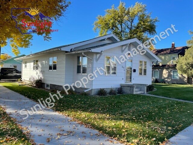 Building Photo - "Charming 2-Bed, 2-Bath Retreat in Laurel, MT – Your Perfect 1148 Sq Ft Haven on 5th Ave Awaits!"