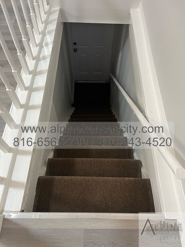 Building Photo - Section 8 OK! Garage!