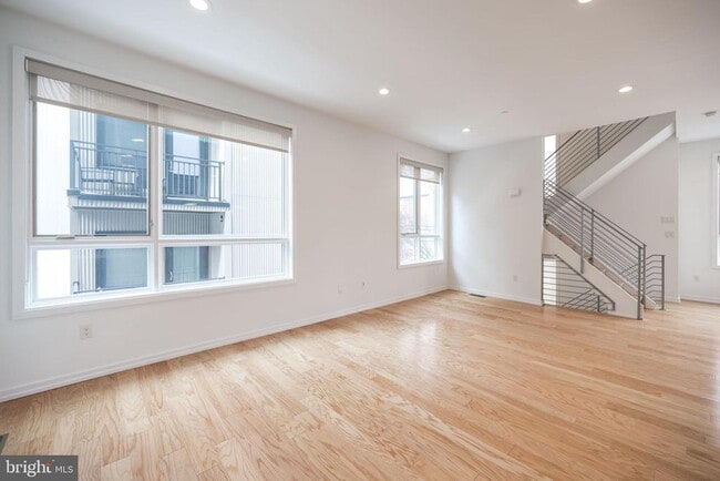 Building Photo - 444 Fairmount Ave