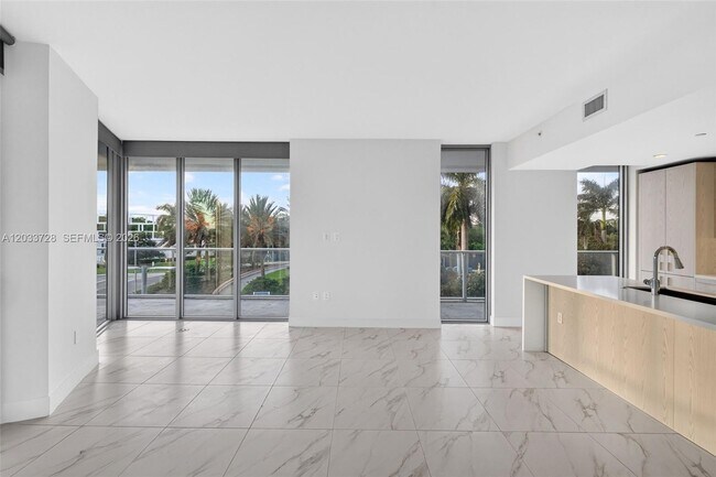 Building Photo - 2000 Metropica Wy