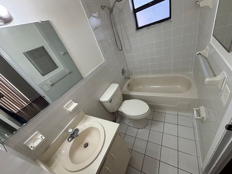 Building Photo - 5729 W 26th Ave