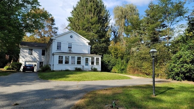 Building Photo - 170 Kemp St