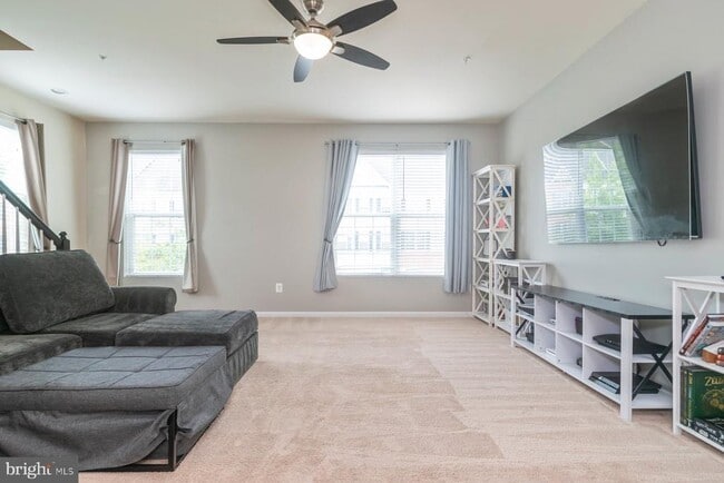 Building Photo - 7469 Tanyard Knoll Ln
