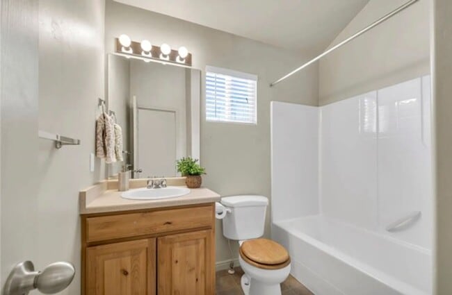 Building Photo - Stunning Home in Excellent Location!
