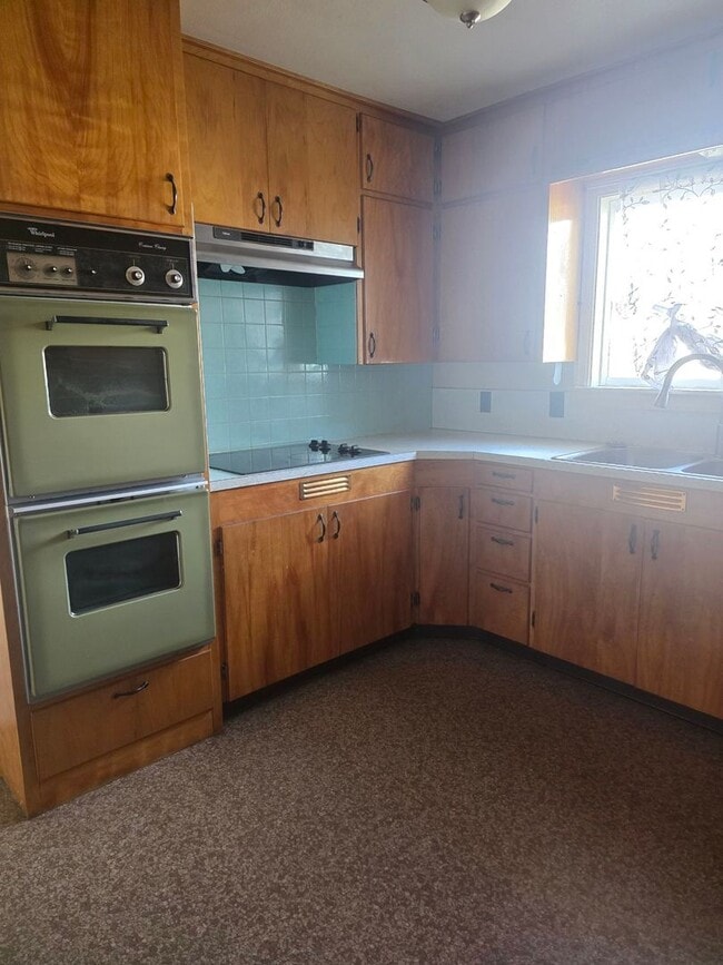 Building Photo - 3 bedroom 1 bath