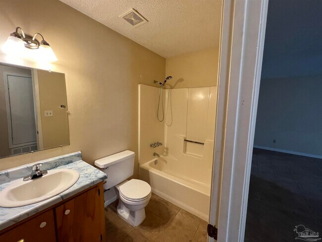 Building Photo - 224 Jeffery Ln