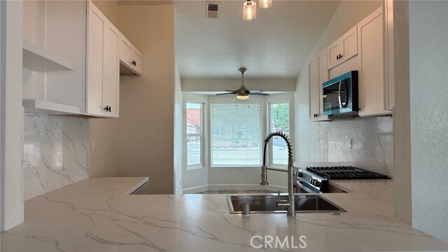 Building Photo - 24460 Tuscola Cir