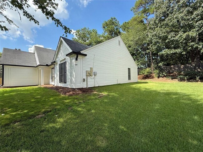 Building Photo - 4820 Tanners Spring Dr