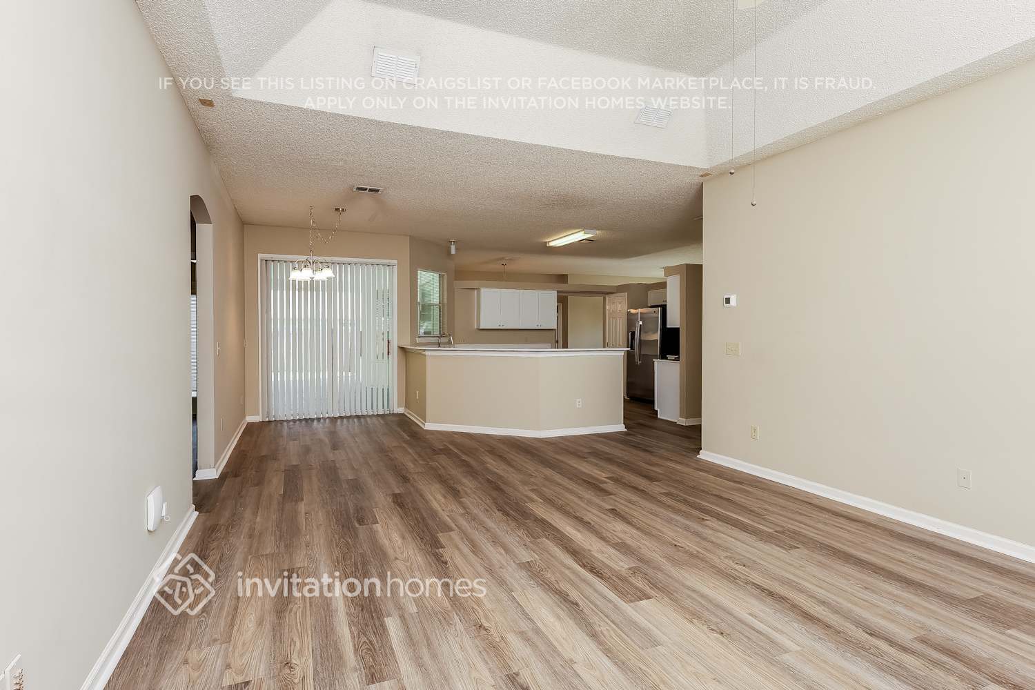 Building Photo - 11836 Lake Fern Dr