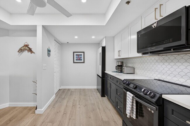 Building Photo - 3150 N Hwy A1A