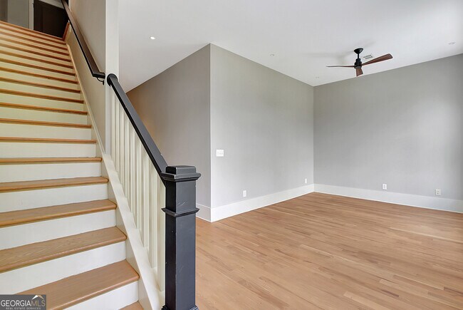 Building Photo - 10659 Serenbe Ln