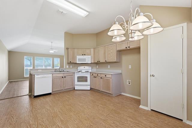 Building Photo - 9229 Chesapeake Ln