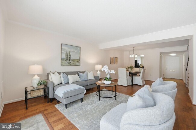 Building Photo - 3233 S Leisure World Blvd